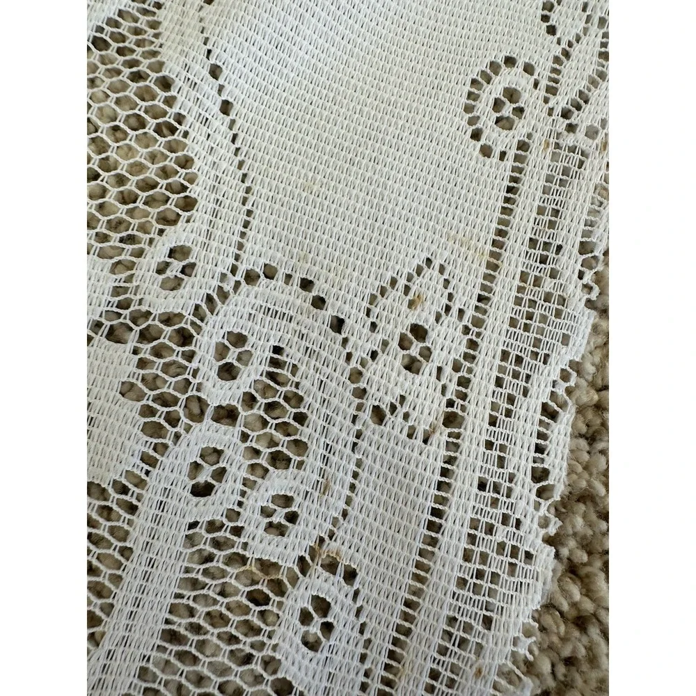 Vintage White Floral Flat Lace Valance On Bolt With Scalloped Edge 12